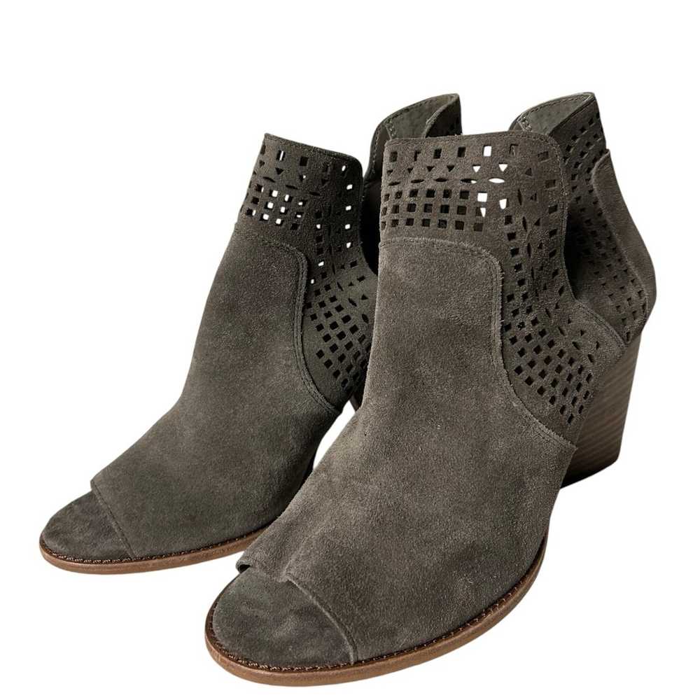 GB Gianni Bini Ankle Booties Gray Suede Perforate… - image 4