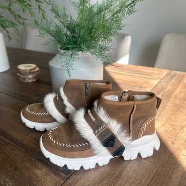 UGG mini Boots