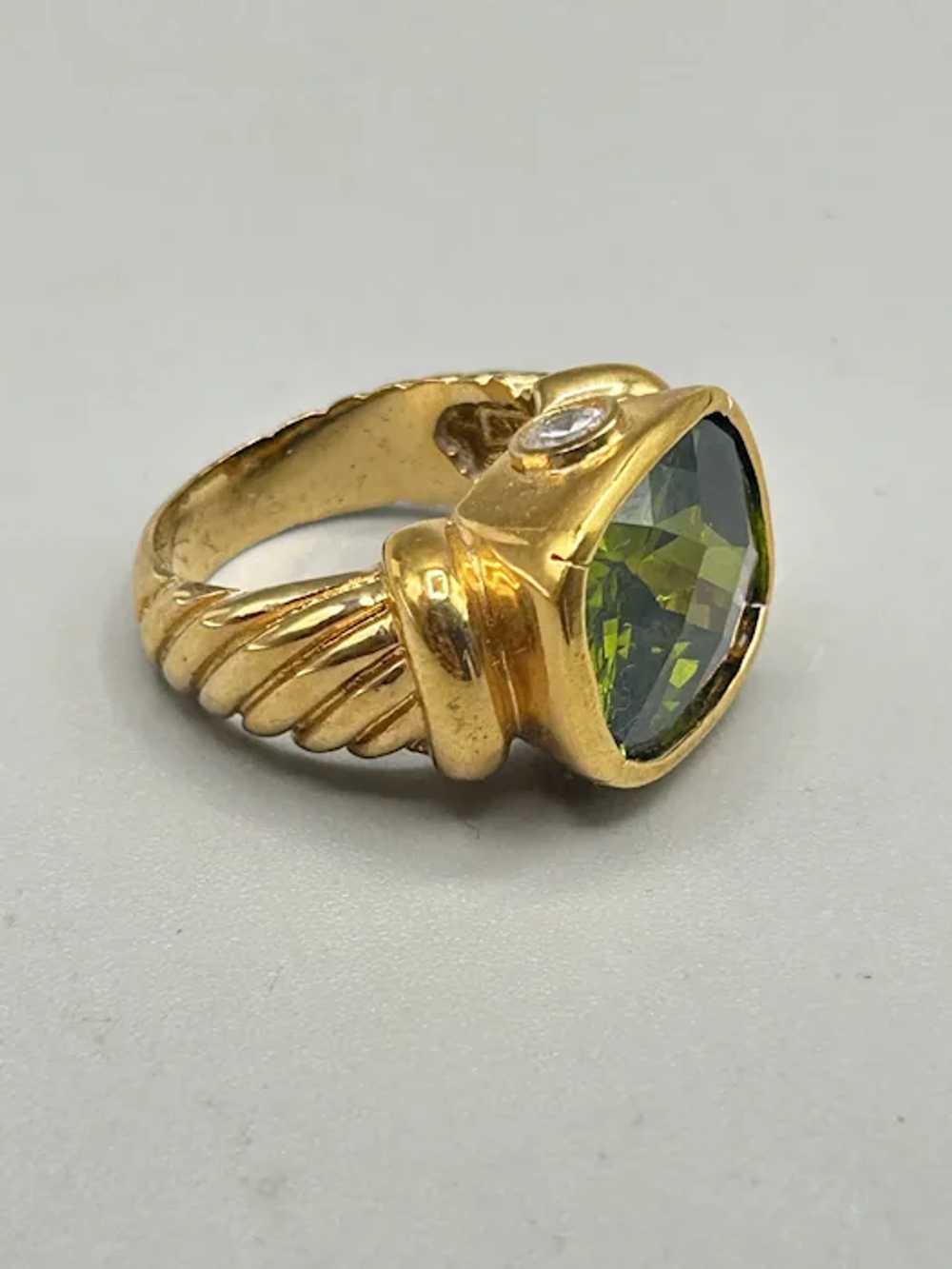 Vintage Gold Tone Cocktail Ring Size 6.5 with Gre… - image 4