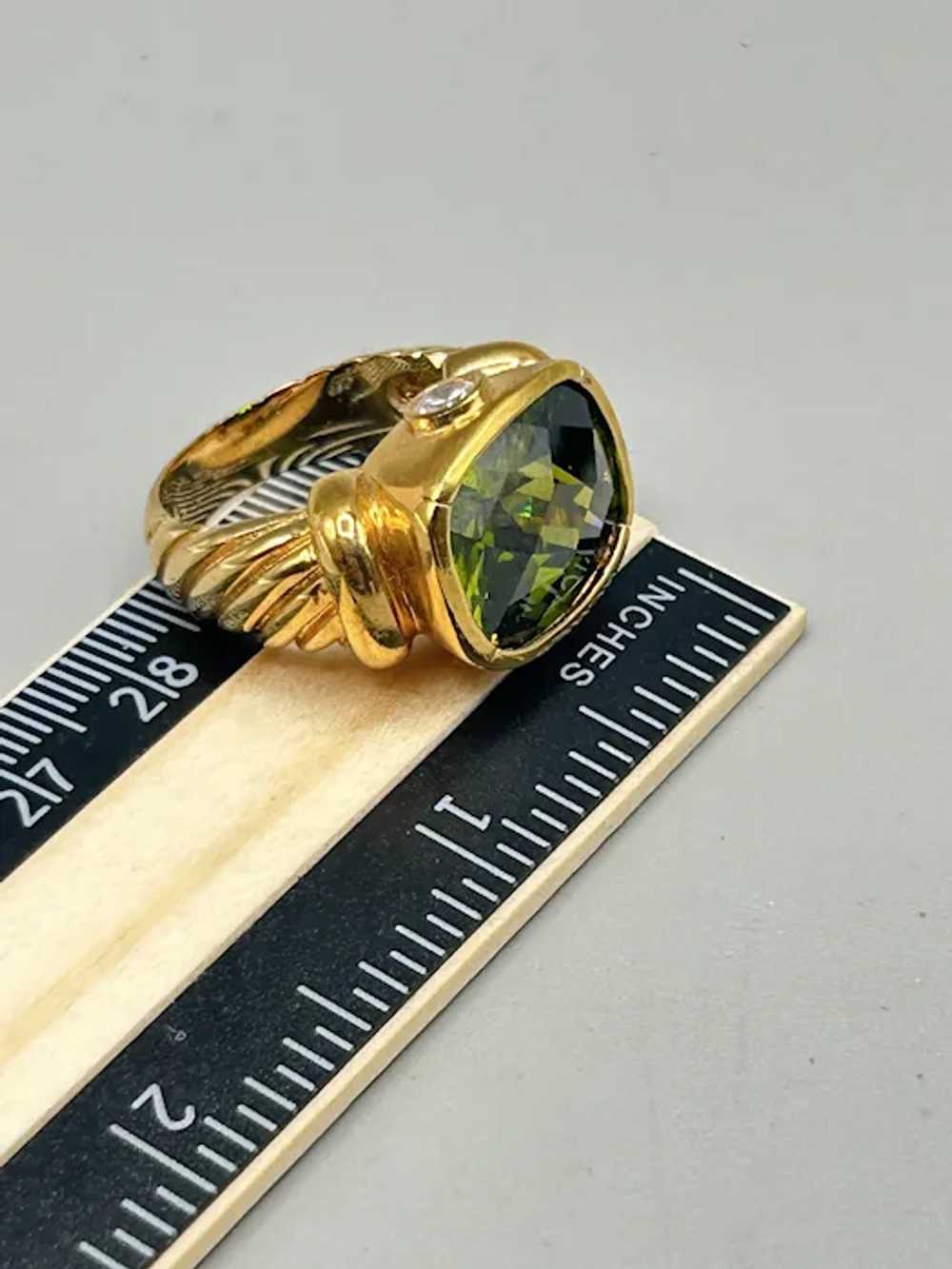 Vintage Gold Tone Cocktail Ring Size 6.5 with Gre… - image 9