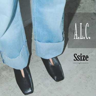 【Excellent Condition】A.L.C. Cutout Square Flat Sh… - image 1