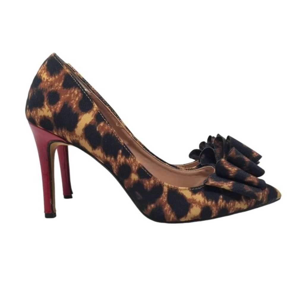 Betsey Johnson Bret Animal Print Bow Heels size 6 - image 2