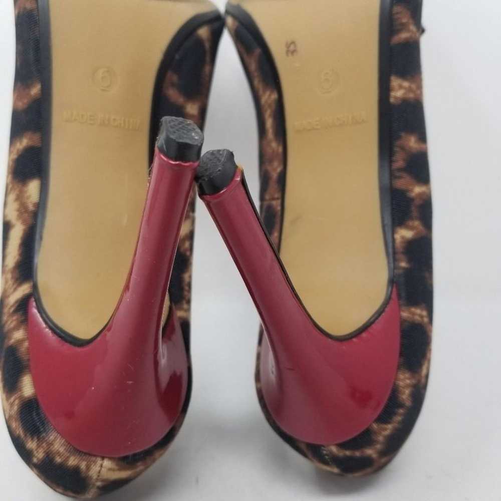 Betsey Johnson Bret Animal Print Bow Heels size 6 - image 8