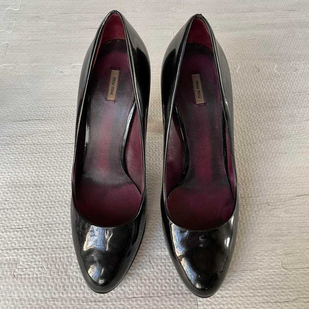 miumiu Miu Miu enamel high heels Black x Purple s… - image 4