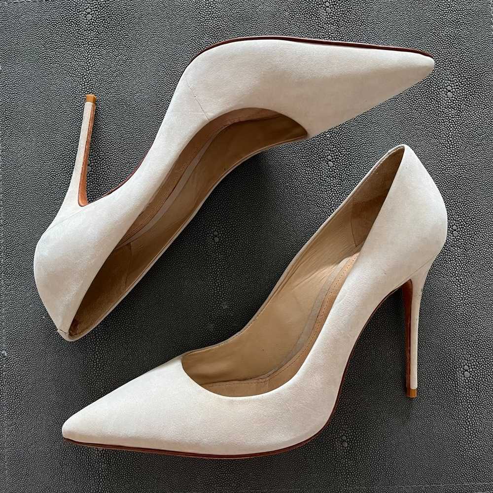 Schutz Lou Beige Suede Pointed Toe Pumps Sz 11 - image 2