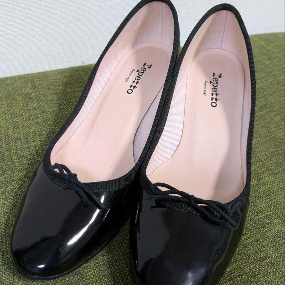 【Excellent Condition】Repetto Heel Enamel Pumps Bl… - image 2