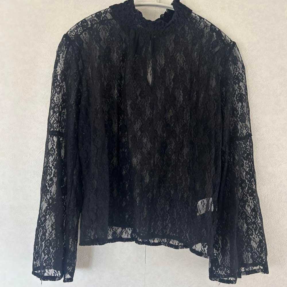 Black lace frilled long-sleeve blouse with floral… - image 2