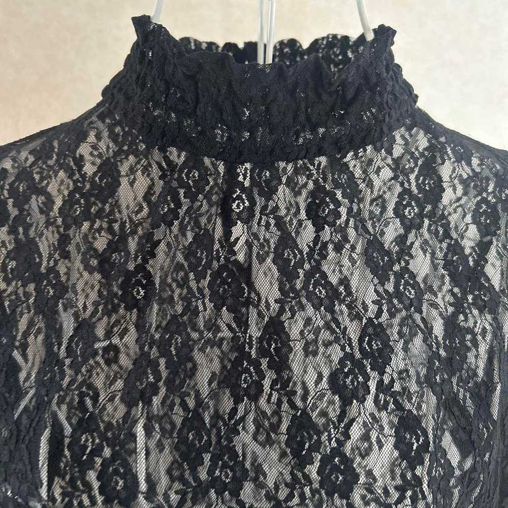 Black lace frilled long-sleeve blouse with floral… - image 6