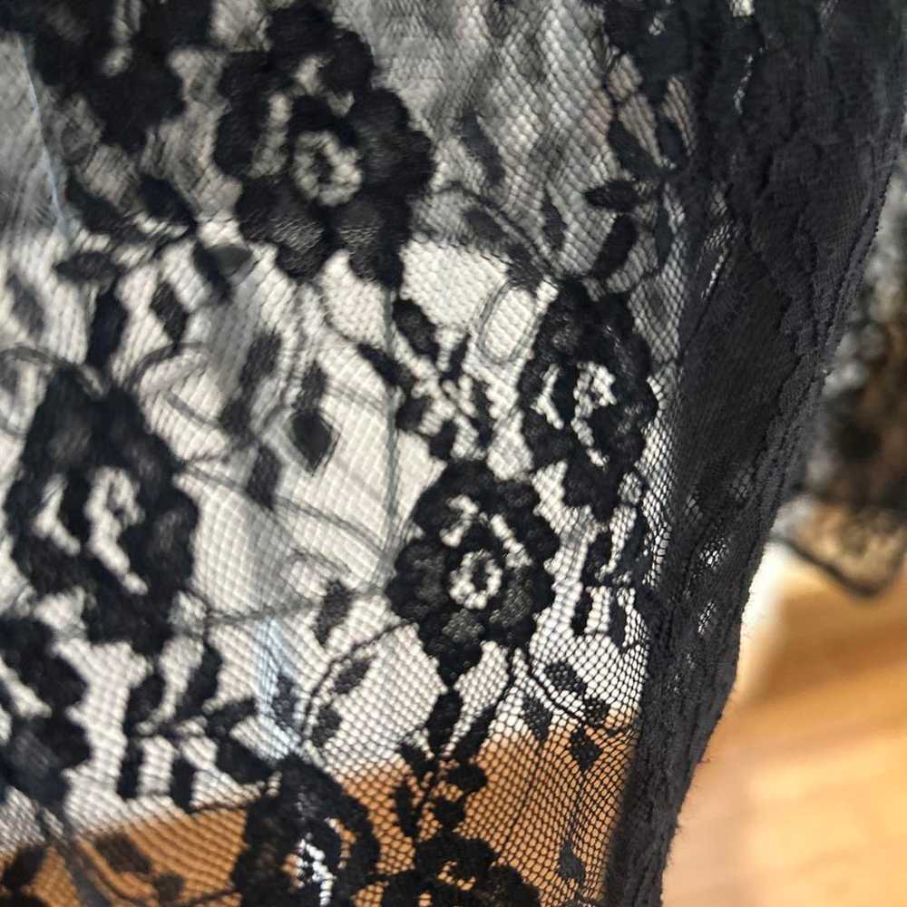 Black lace frilled long-sleeve blouse with floral… - image 9