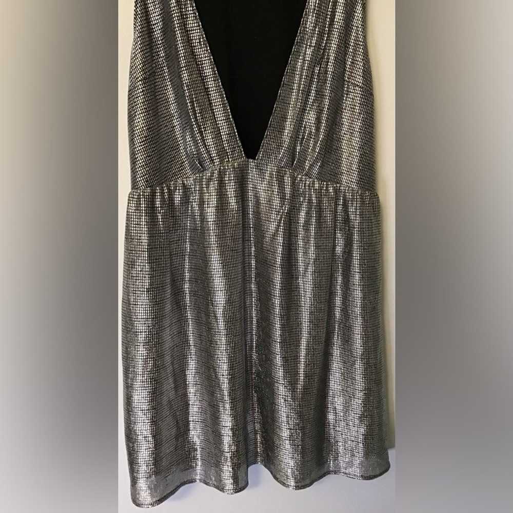 Express silver dress size medium - image 9