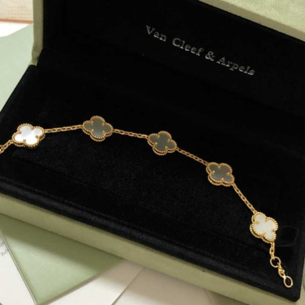 Auth 18K Yellow Gold 5 Motif Bracelet - image 3