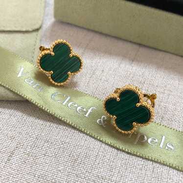 Ladies Earrings Green - image 1