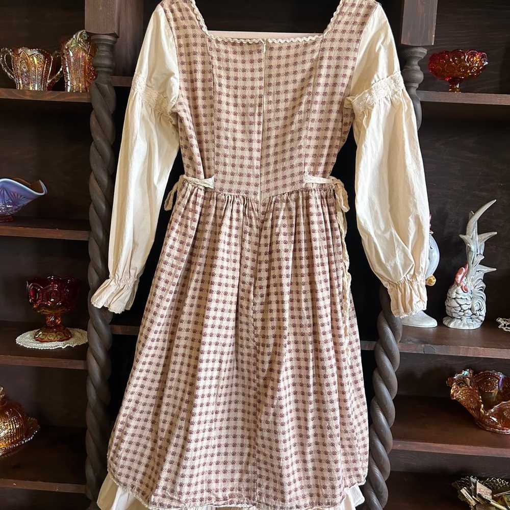 Cottagecore gingham peasant dress - image 5