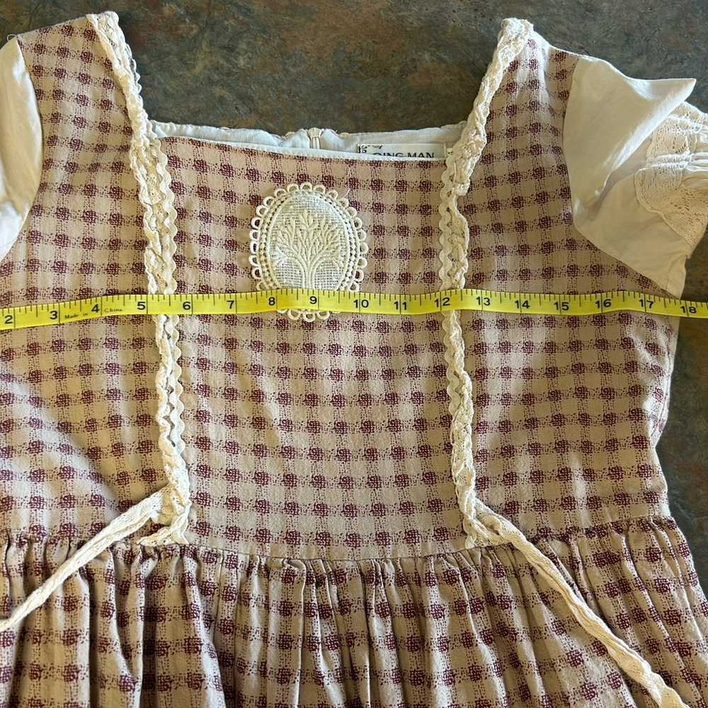 Cottagecore gingham peasant dress - image 7