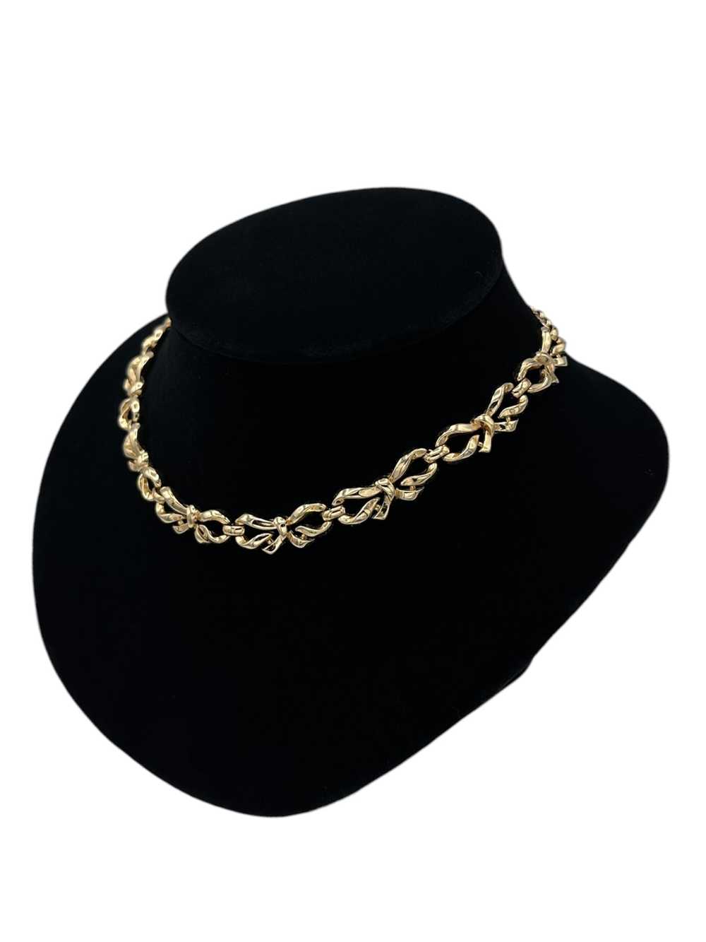 Trifari Gold Ribbon Bow Link Collar Necklace - image 3