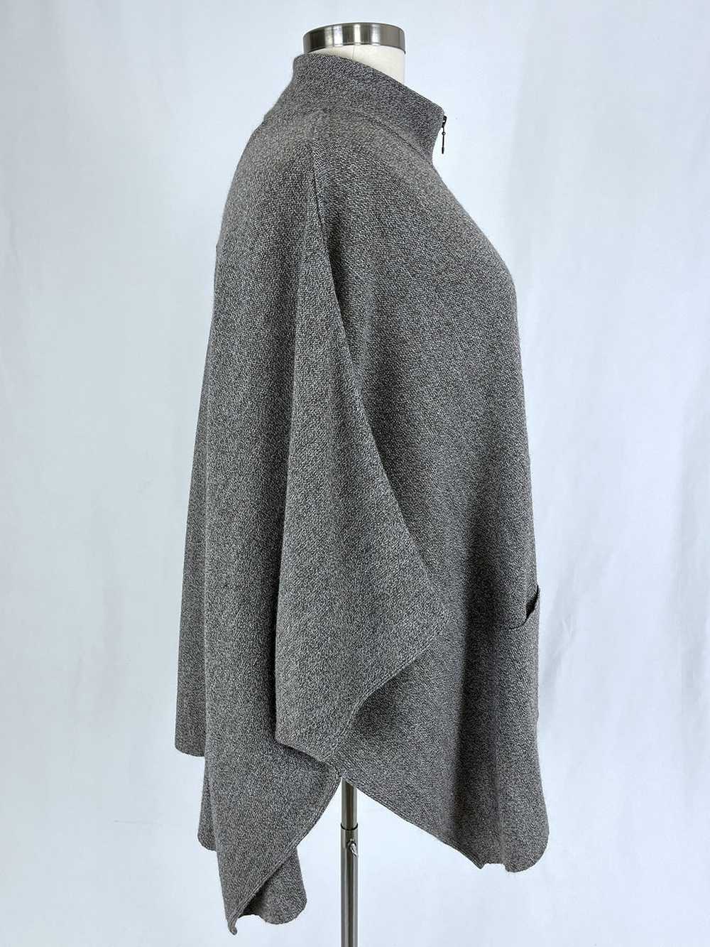 Beyond Threads Size Open Ash Gray Poncho NWT - image 3