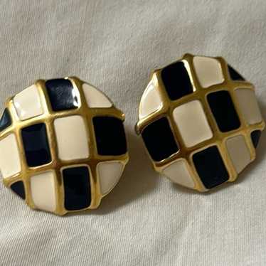 Vintage Monet clip on earrings