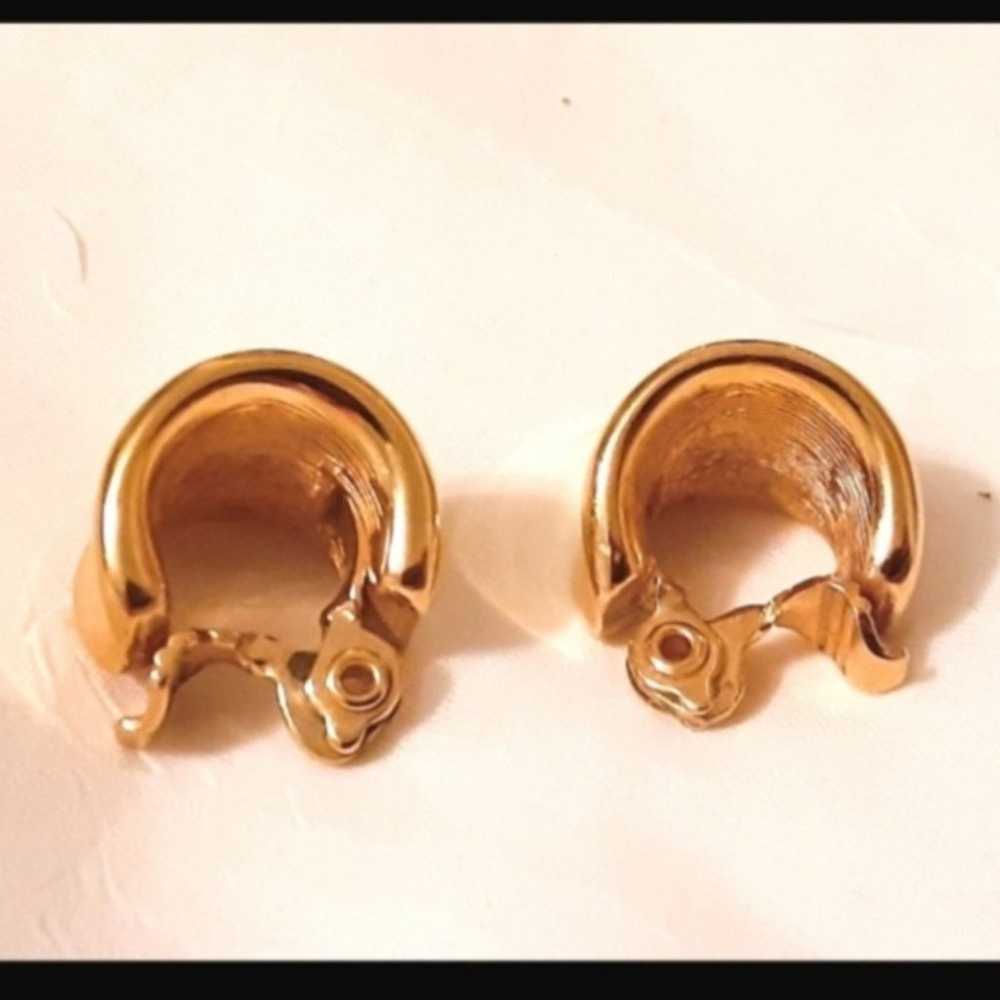 Vintage Monet Goldtone Earrings - image 4