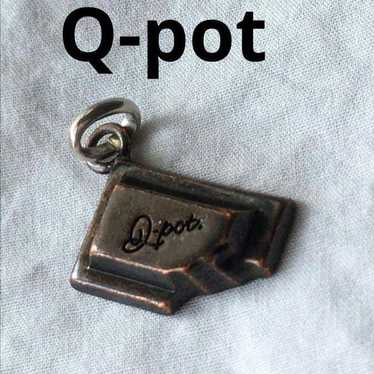 Q-pot chocolate necklace charm chocolate bar.