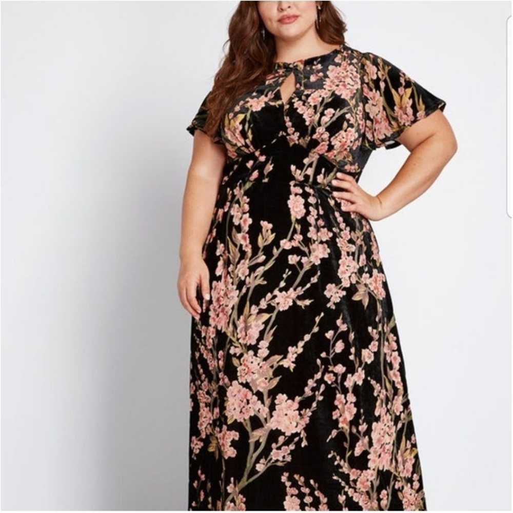 ModCloth Soiree Saunter Velvet Burnout Floral Max… - image 1