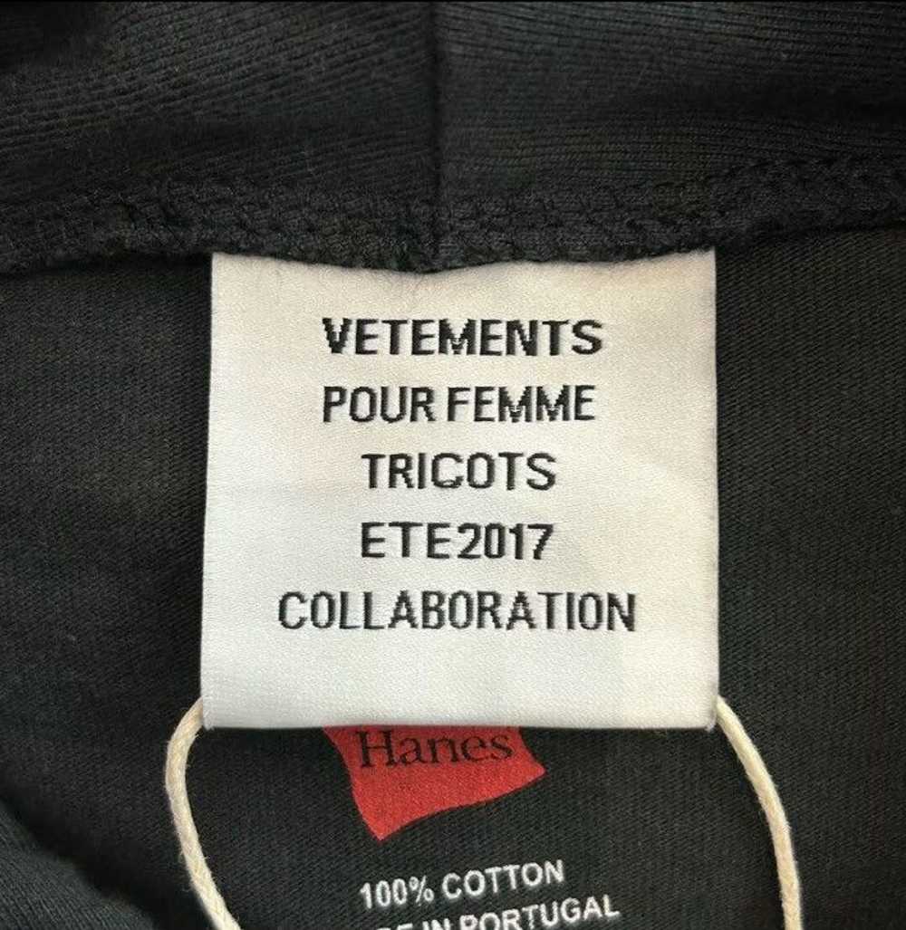 Vetememes Vetements black chest logo hoodie 2410-… - image 4