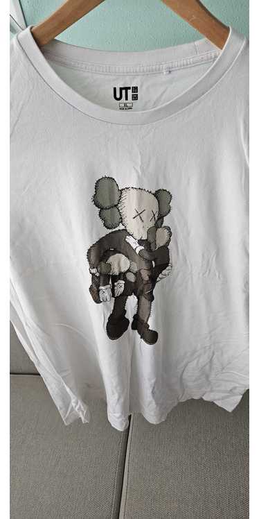 Kaws × Uniqlo Uniqlo x Kaws