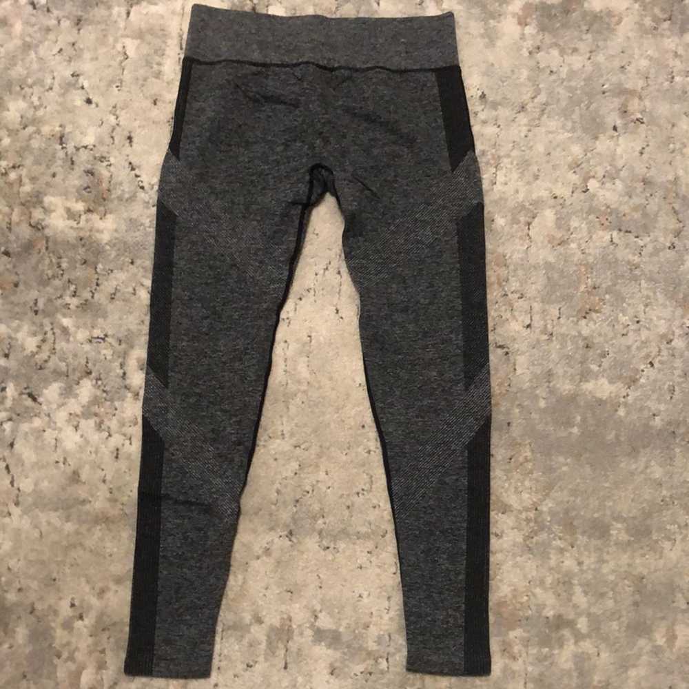 Forever 21 F21 • Grey and black leggings • Size L - image 3