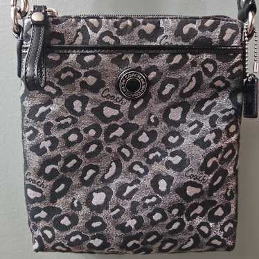 Like New! Metallic Silver & Black Leopard Print O… - image 1