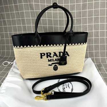 Excellent condition PRADA handbag shoulder bag.