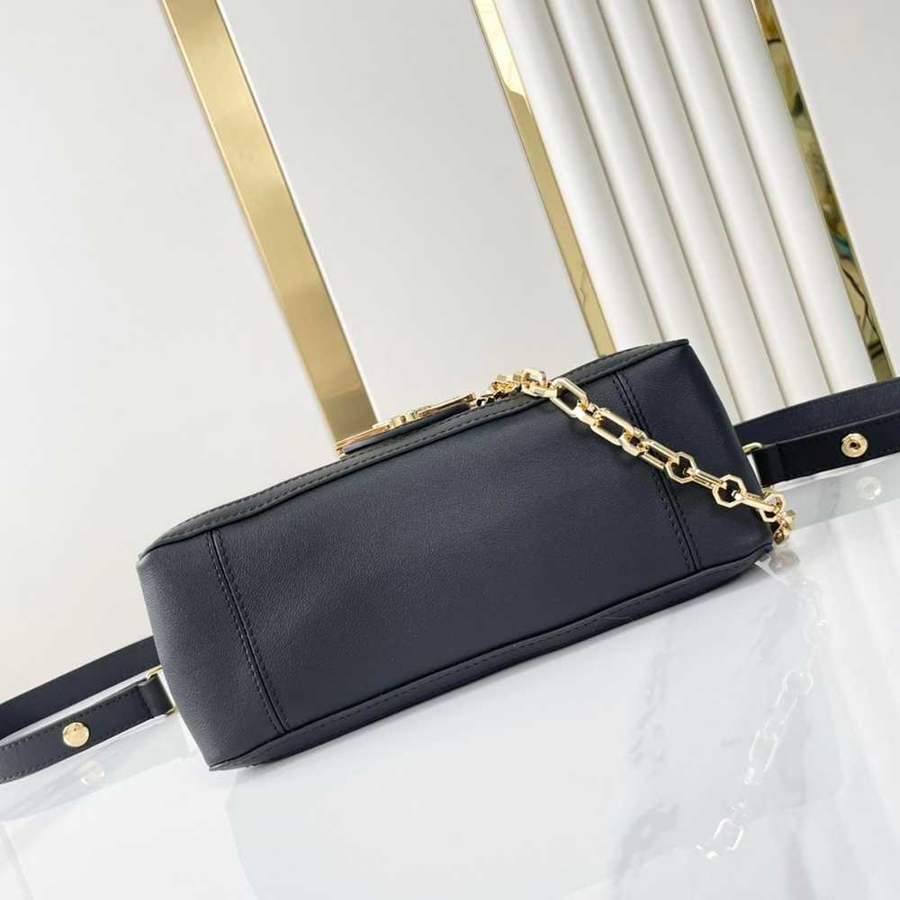 Louis Vuitton Crossbody Bags - image 4