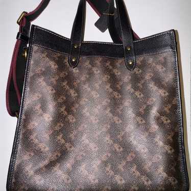 Coach field tote 22