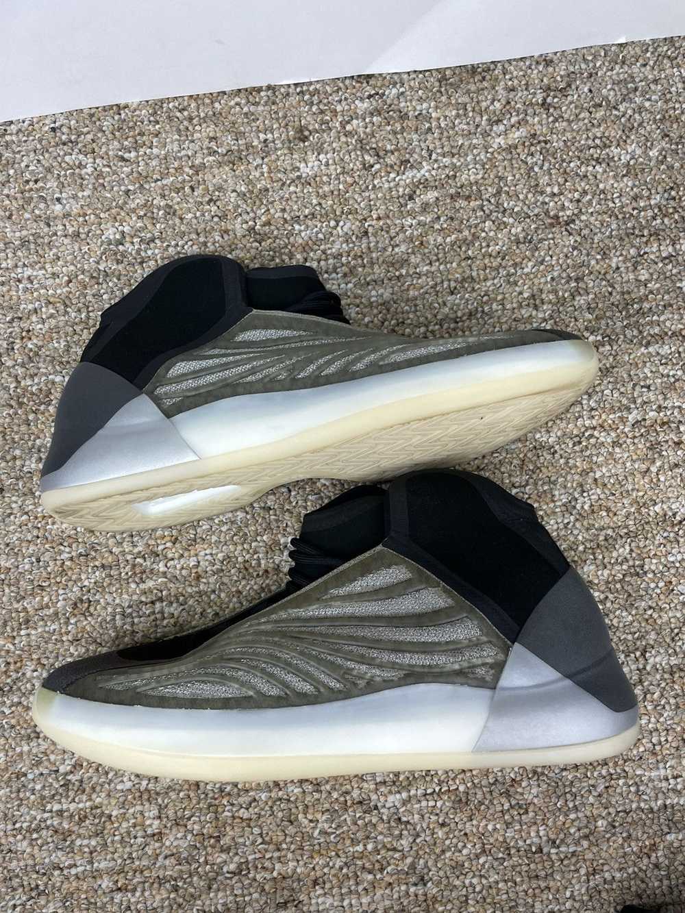 Adidas Yeezy Quantum Barium - image 2