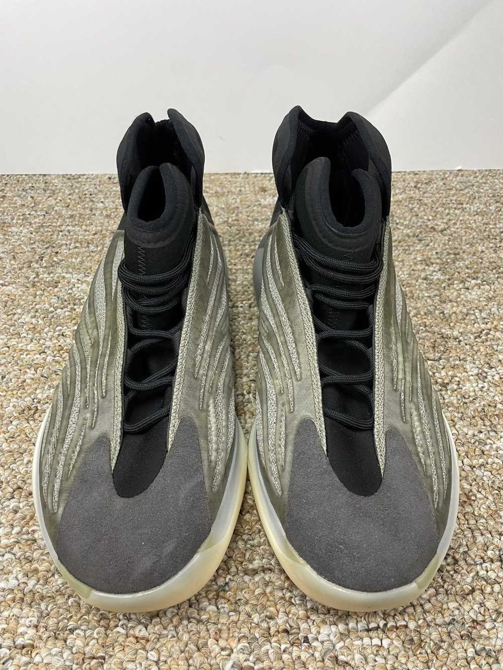 Adidas Yeezy Quantum Barium - image 4