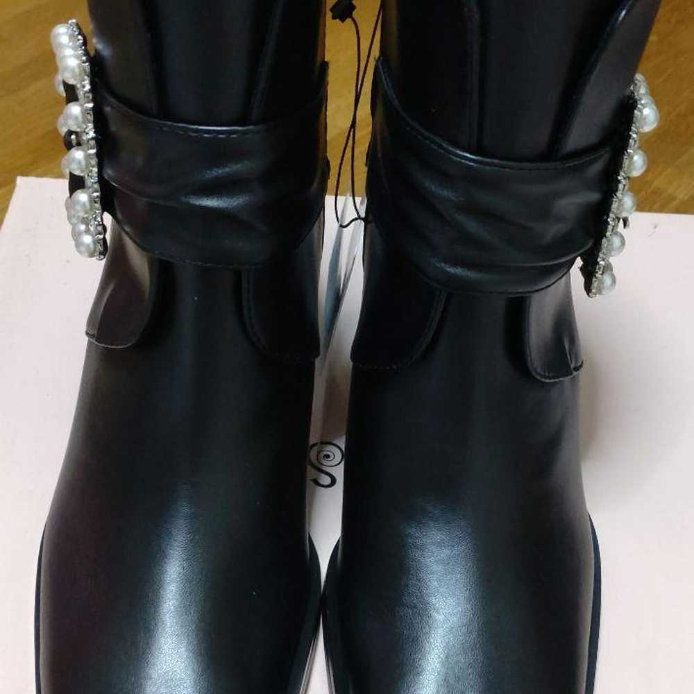 Black synthetic leather ankle boots with pearls, … - image 2