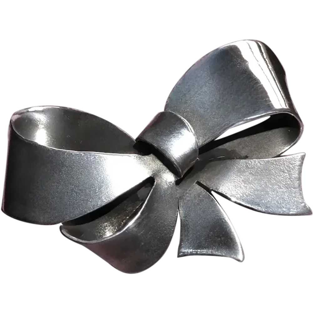 Sculptural Sterling Bow Hairclip by Lang - image 1