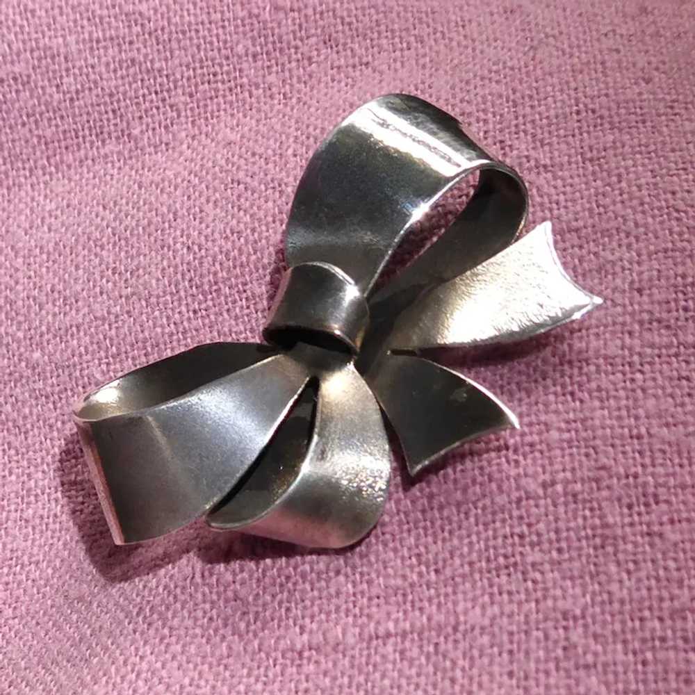 Sculptural Sterling Bow Hairclip by Lang - image 3