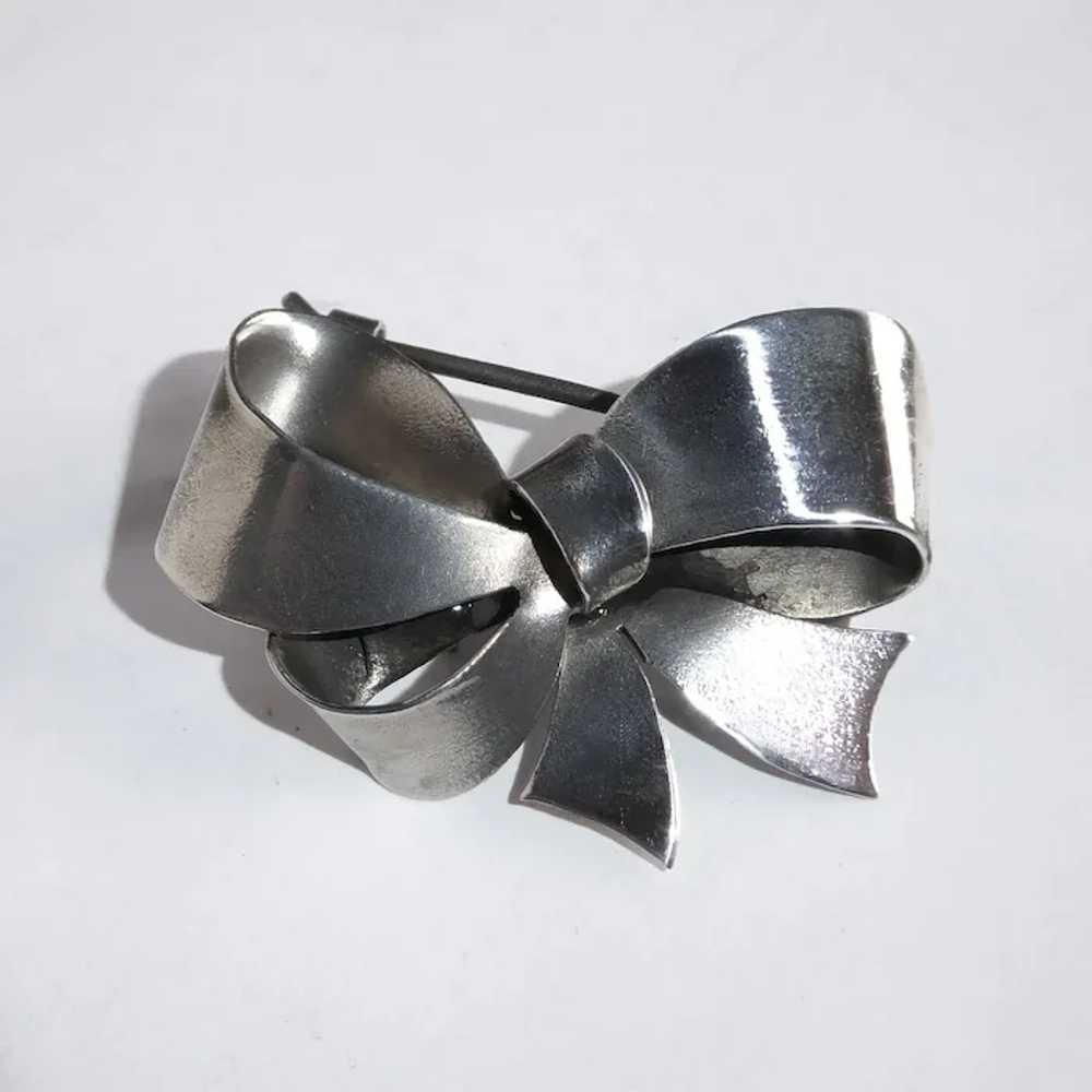 Sculptural Sterling Bow Hairclip by Lang - image 9