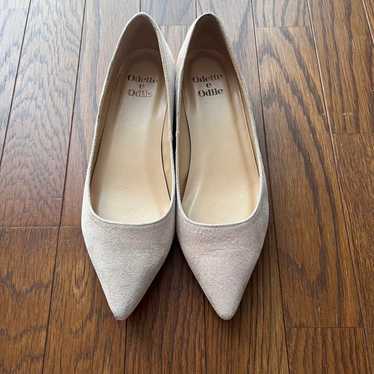 Odette and Odile Beige Pumps 22.0cm.