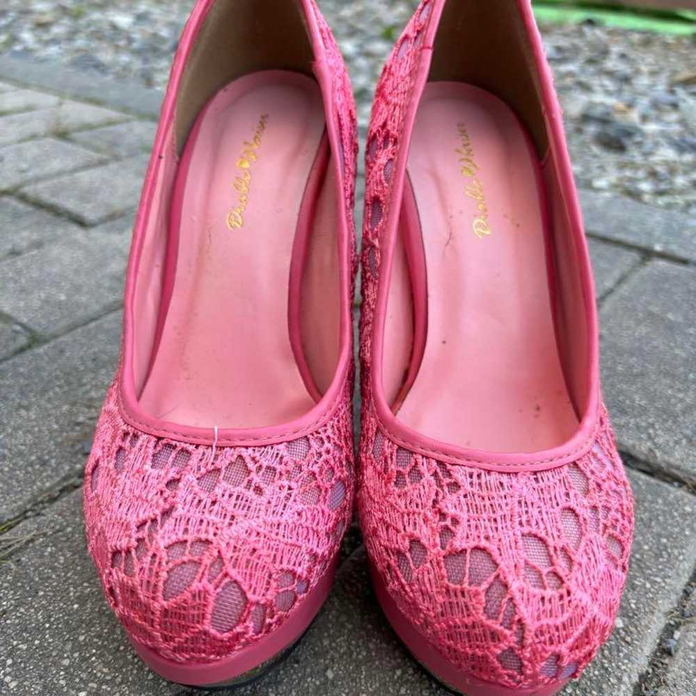 Pink lace high heel pumps - image 1