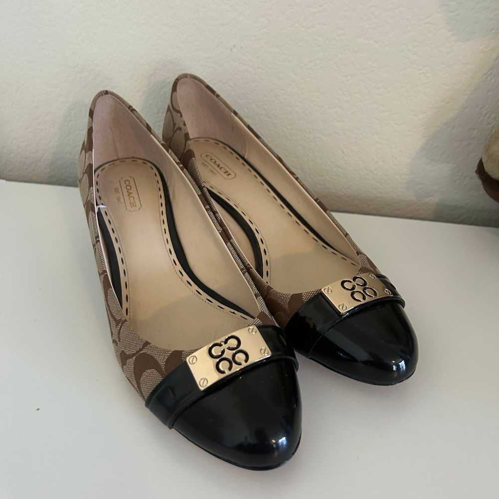 Coach tan and brown logo black patent round toe c… - image 2