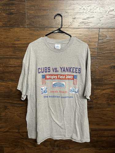 Designer VTG Chicago Cubs vs Yankees T-shirt Wrigl