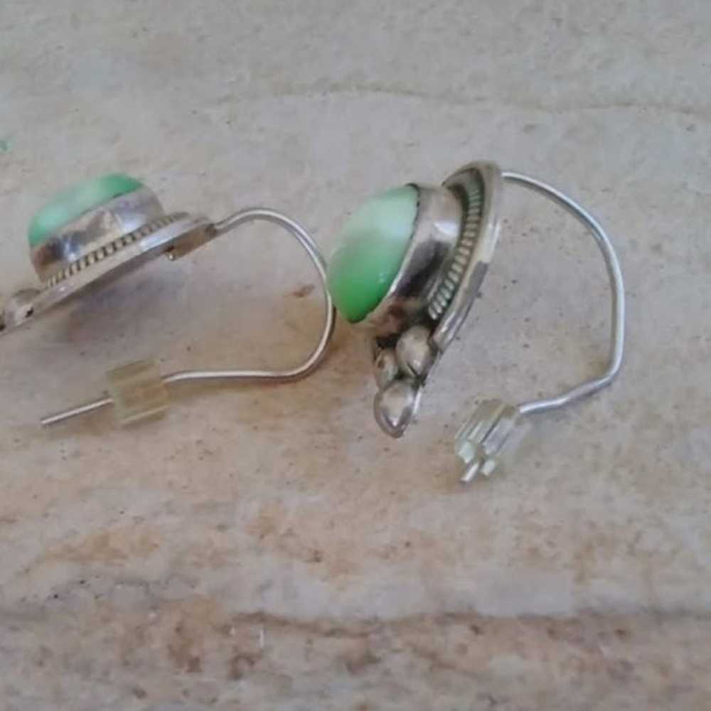 Vintage Green cat's eye .925 silver earrings - image 3