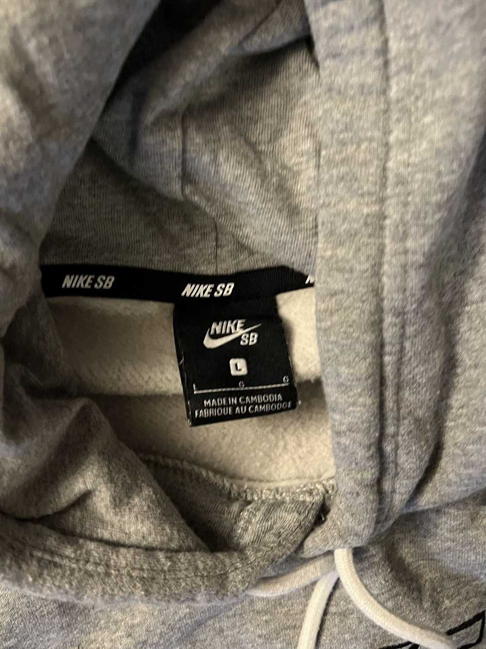 Nike × Vintage Nike Sb Grey Hoodie - image 2