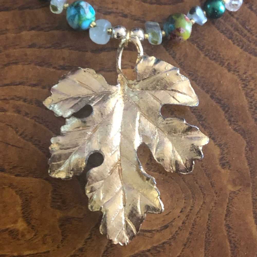 Handcrafted genuine stone nature leaf pendant nec… - image 6