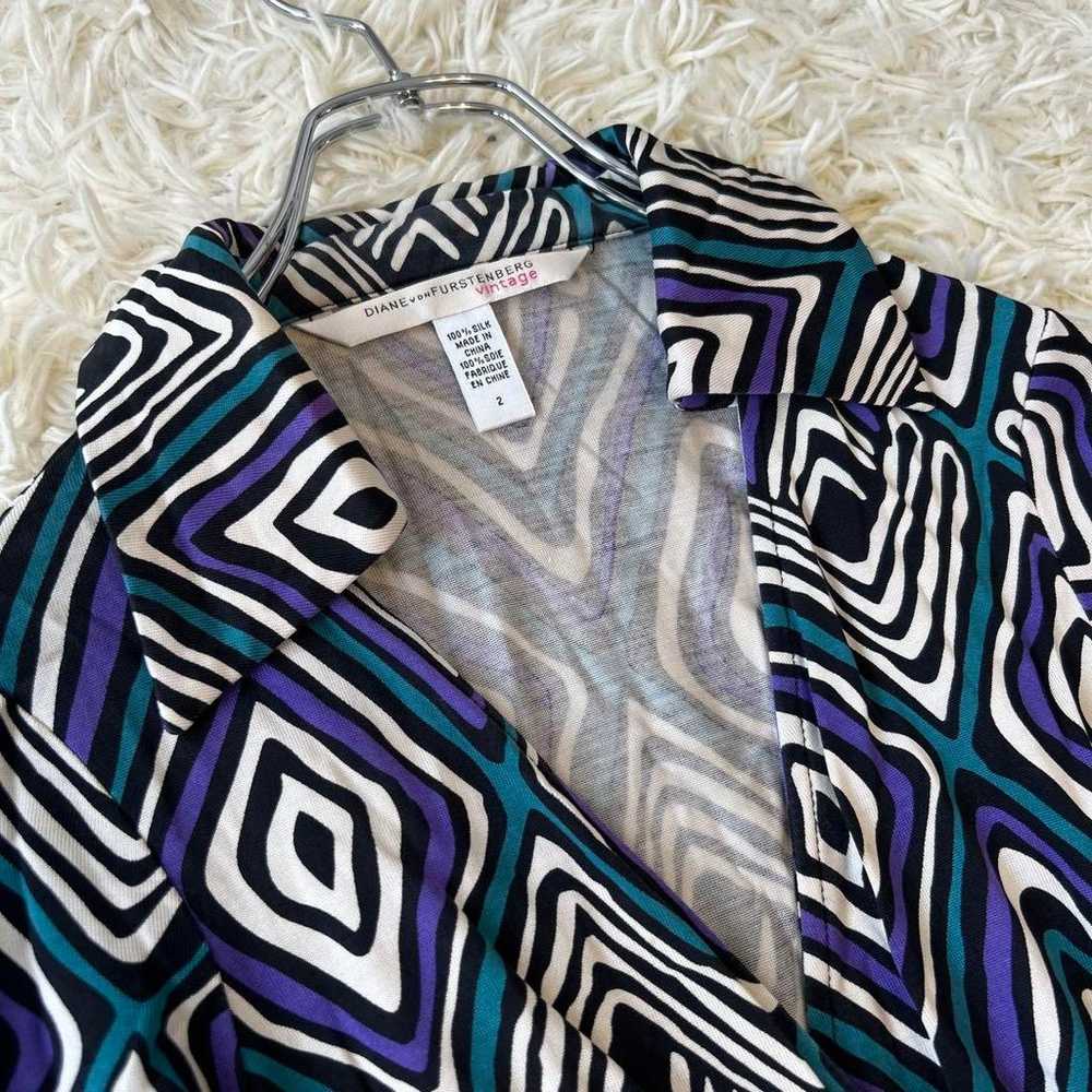 Excellent condition DVF wrap dress 100% silk all-… - image 5