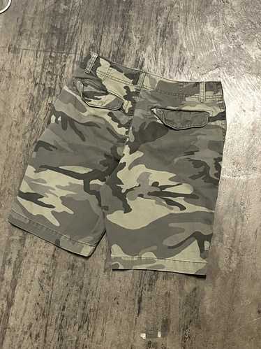 Camo × Streetwear × Vintage Y2K camo cargo jorts