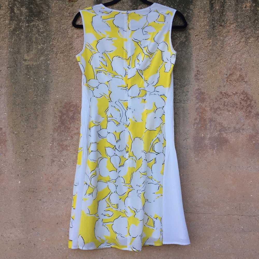 DVF Yellow Cream Sleeveless Silk Floral Print Dre… - image 7