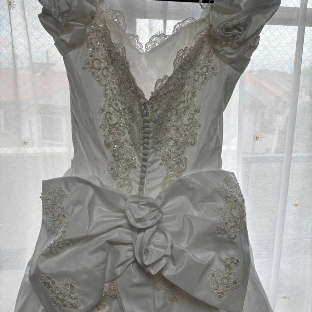 Wedding dress, tall size, second-hand item. - image 4