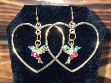 Sweet Heart Shaped Gold Tone Dangle Hoop Earrings… - image 1