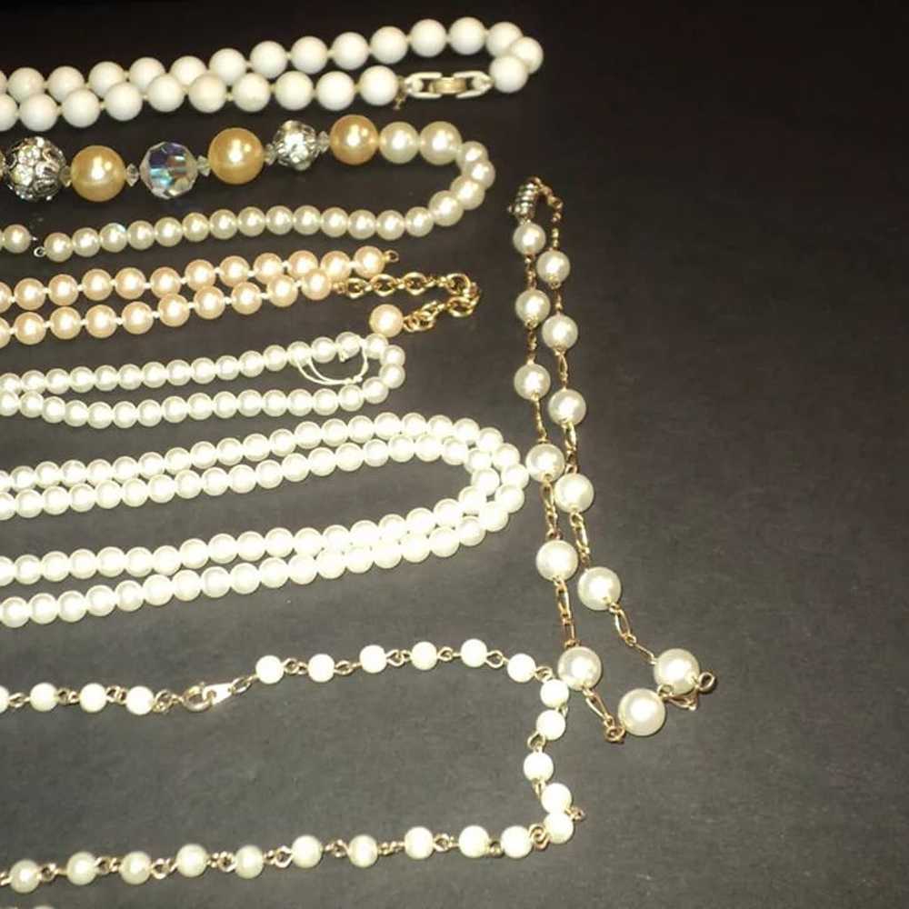 Lot of 7 Faux Pearl Necklaces Vintage Crafts Vari… - image 3